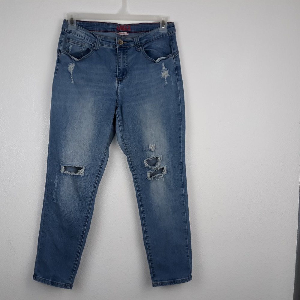 GOGO Star Ankle Jeans Women's Size 14 Mid Rise Distressed Medium Wash Blue Denim